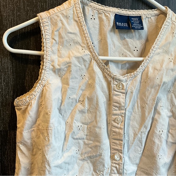 Basics Edition cottagecore Eyelet button down top tank shirt cream - Picture 3 of 3